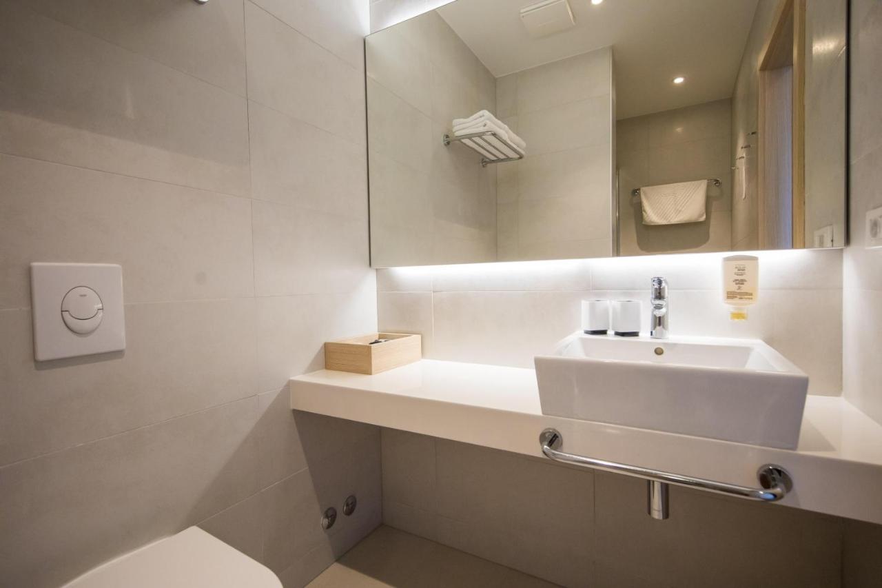 סלאנו Hotel Osmine מראה חיצוני תמונה