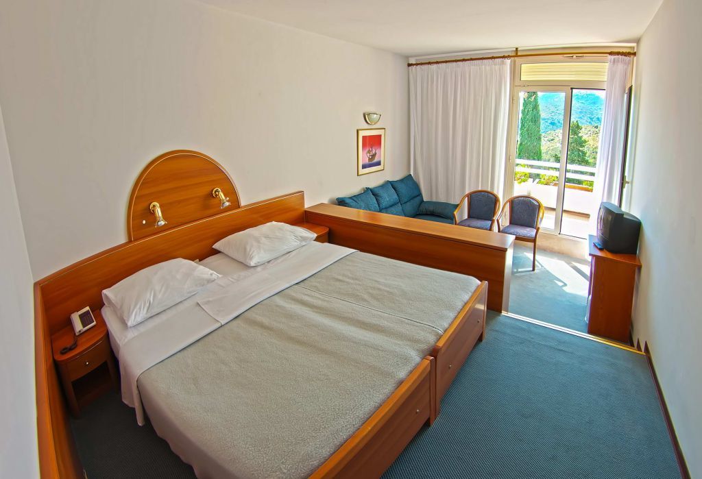 סלאנו Hotel Osmine מראה חיצוני תמונה