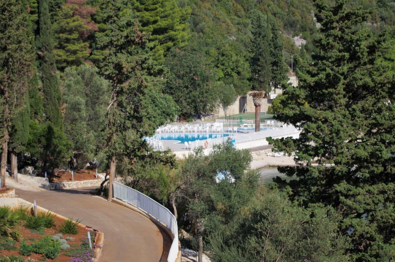 סלאנו Hotel Osmine מראה חיצוני תמונה