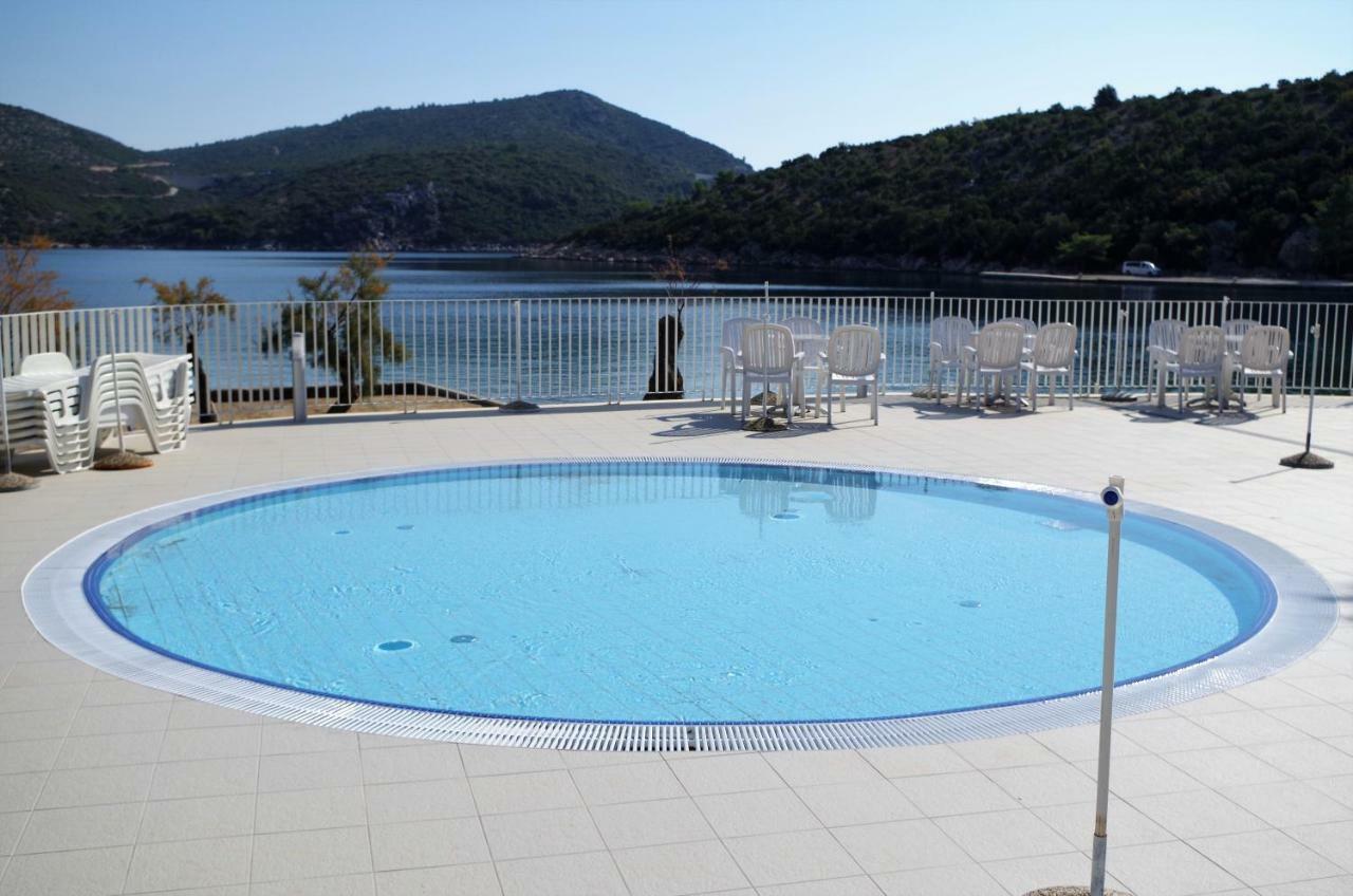 סלאנו Hotel Osmine מראה חיצוני תמונה